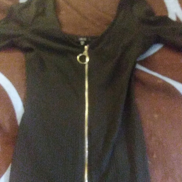 Clothes - Picture 6 of 8